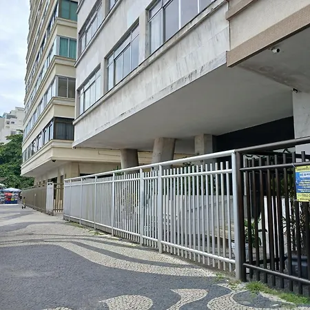 quarto em frente a praia com banheiro privativo em um apartamento compartilhador - oom with private bathroom in a shared apartment-2
